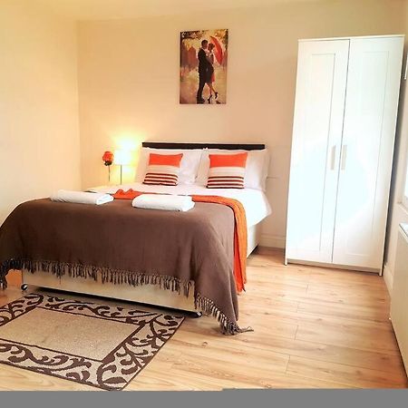 Comfortable Studio Flat Near Central London Ngoại thất bức ảnh